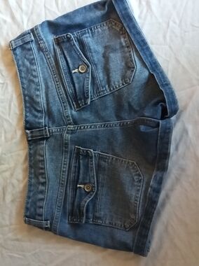 UNIONBAY Blue Denim Rolled Cuff Shorts with Button Flap Pockets Size: 7